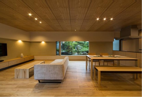 【モダンでホテルライクなリビング】実現する5つのポイントを事例付きで紹介│間取りのコツや注意点も解説