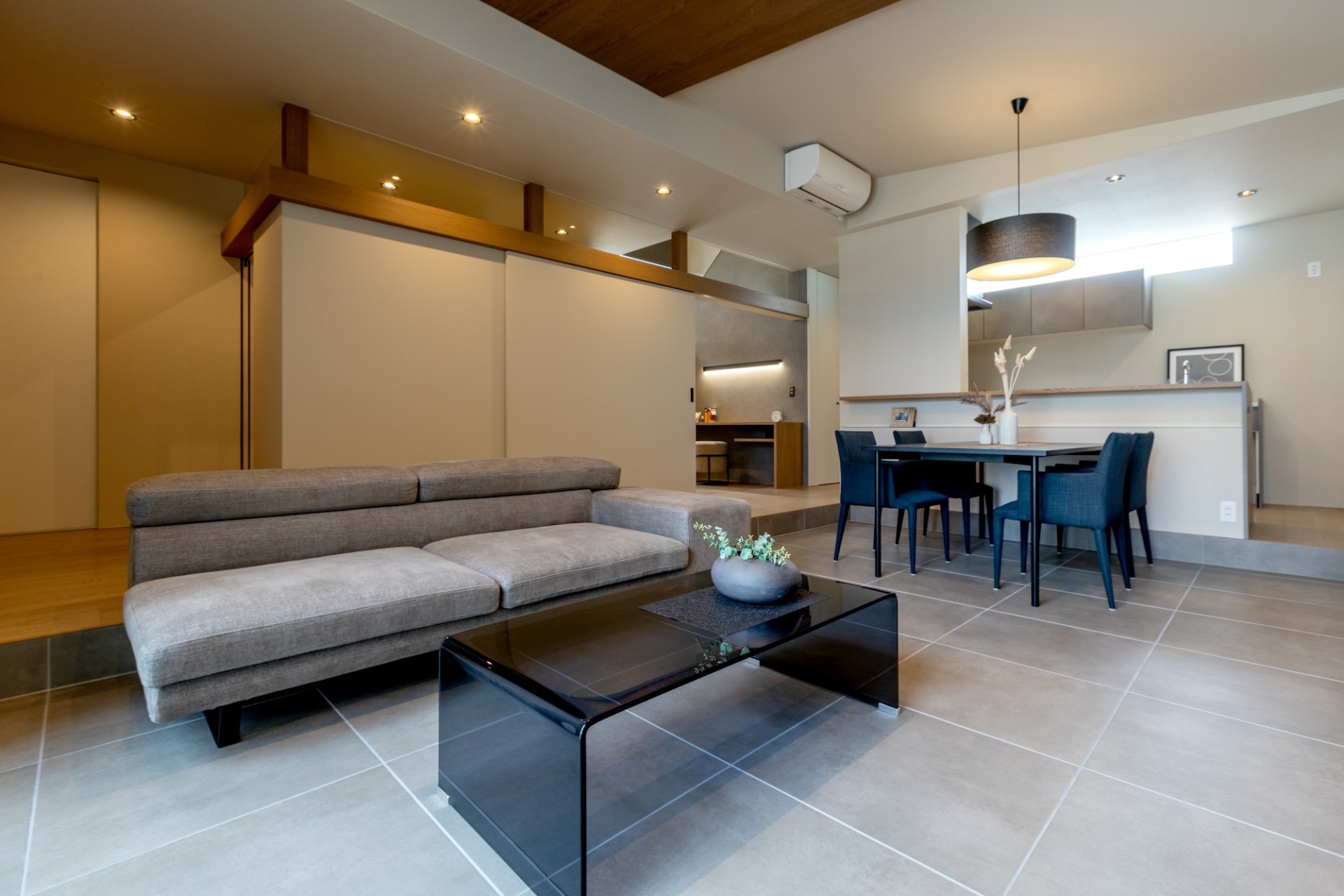 目隠しに加えて、採光や通風にも総合的に配慮した、石川県の注文住宅の実例